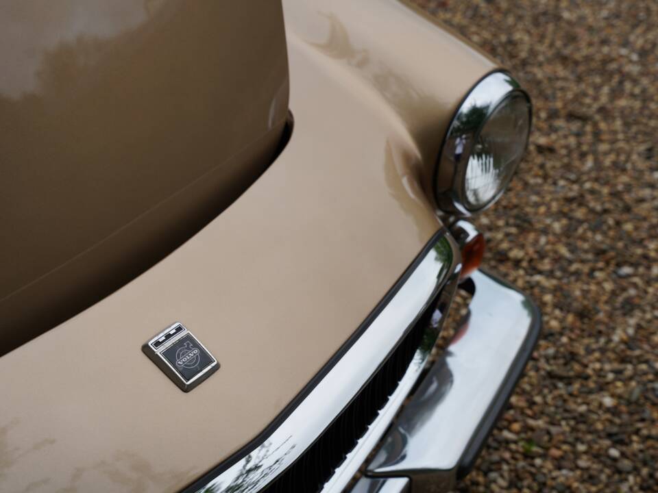 Image 22/50 of Volvo 1800 E (1972)