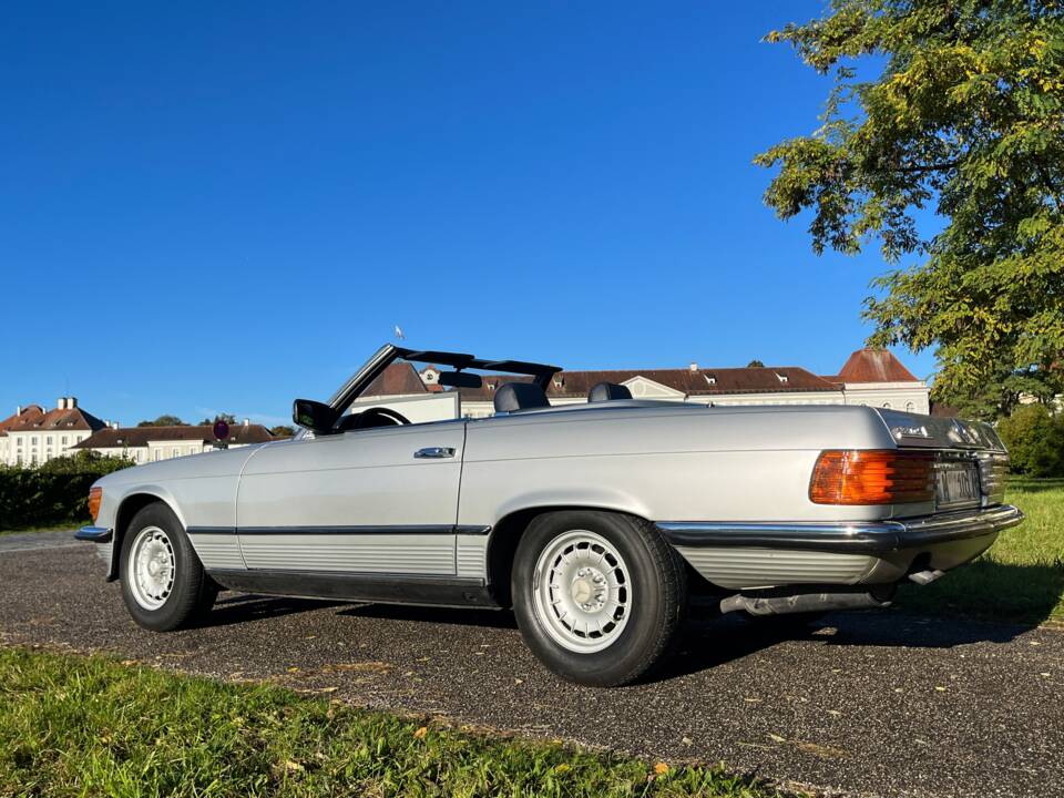 Bild 16/99 von Mercedes-Benz 280 SL (1984)