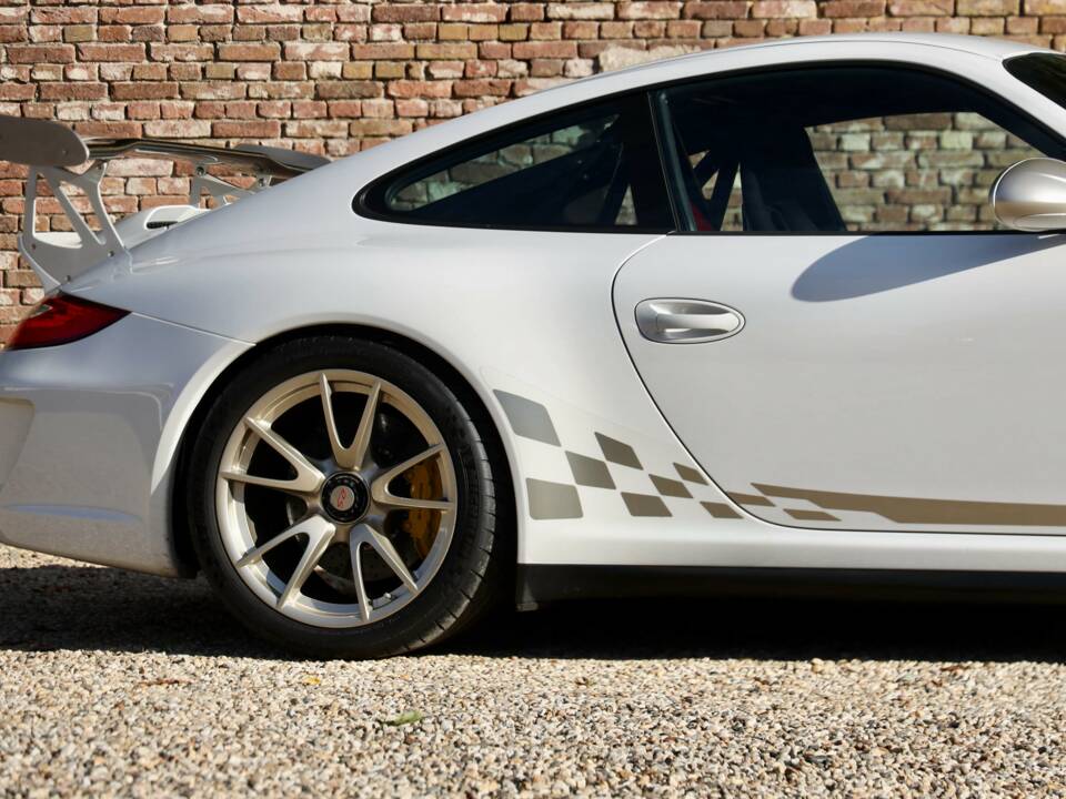Image 47/50 de Porsche 911 GT3 RS (2010)