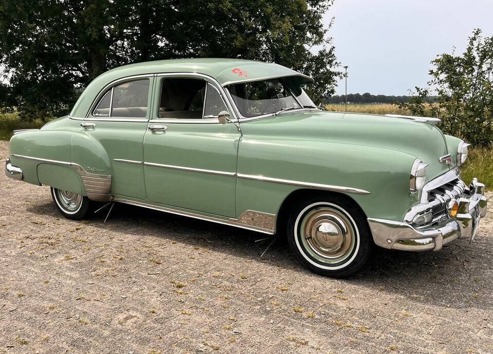 Image 1/8 of Chevrolet Deluxe Styleline (1952)