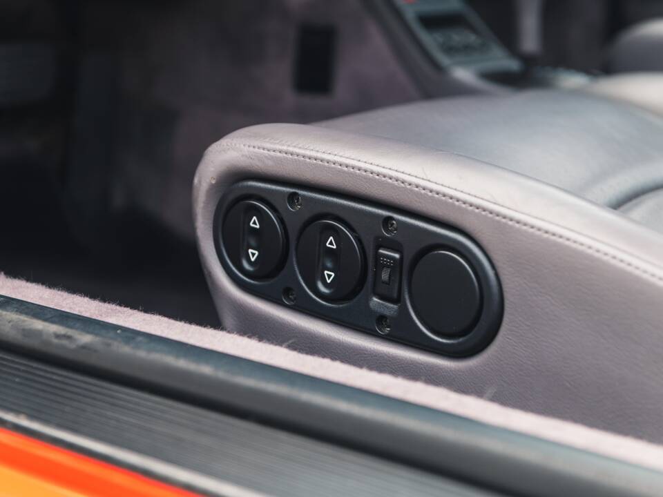Imagen 27/37 de Porsche 911 Carrera (1995)