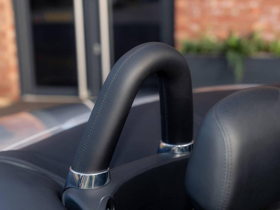 Image 75/84 of BMW Z8 (2001)