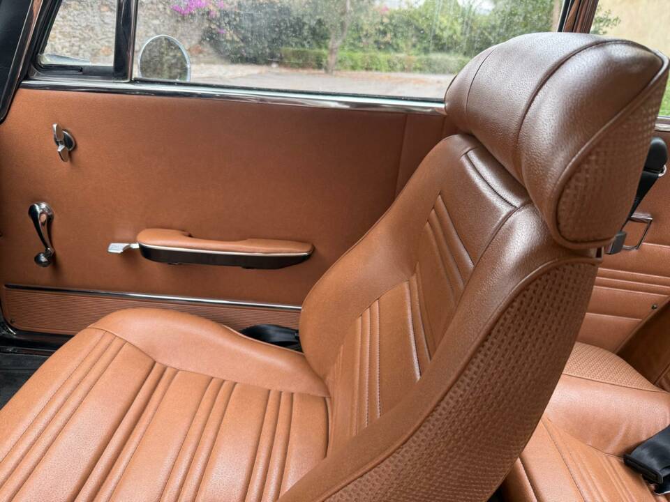 Image 53/53 of Alfa Romeo 1750 GT Veloce (1971)