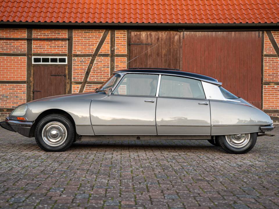 Image 12/44 of Citroën DS 21 (1968)