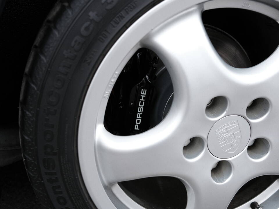 Image 15/97 of Porsche 911 Carrera 4 (1991)