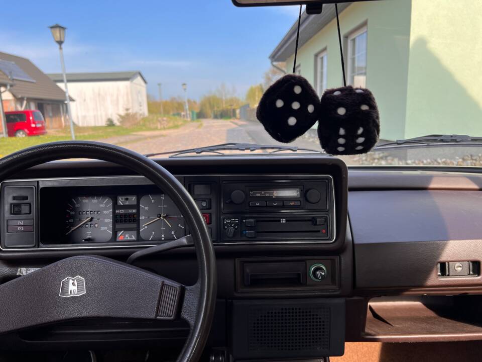 Imagen 8/12 de Volkswagen Golf Mk I 1.1 (1982)