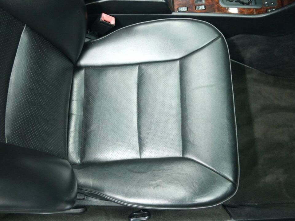 Bild 28/50 von Mercedes-Benz 300 CE-24 3.4 AMG (1993)