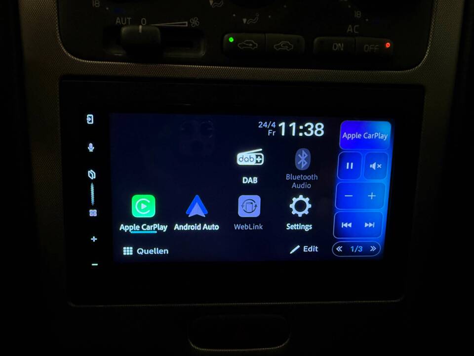 Image 12/17 of Volvo V 70 2.5T (1999)