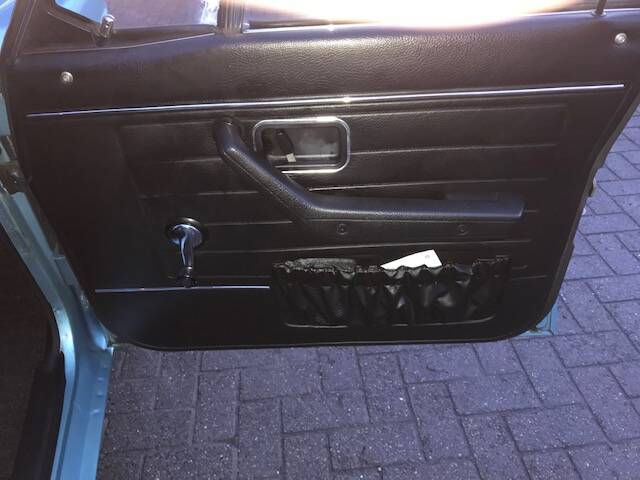 Image 18/91 of Volvo P 144 GL (1972)