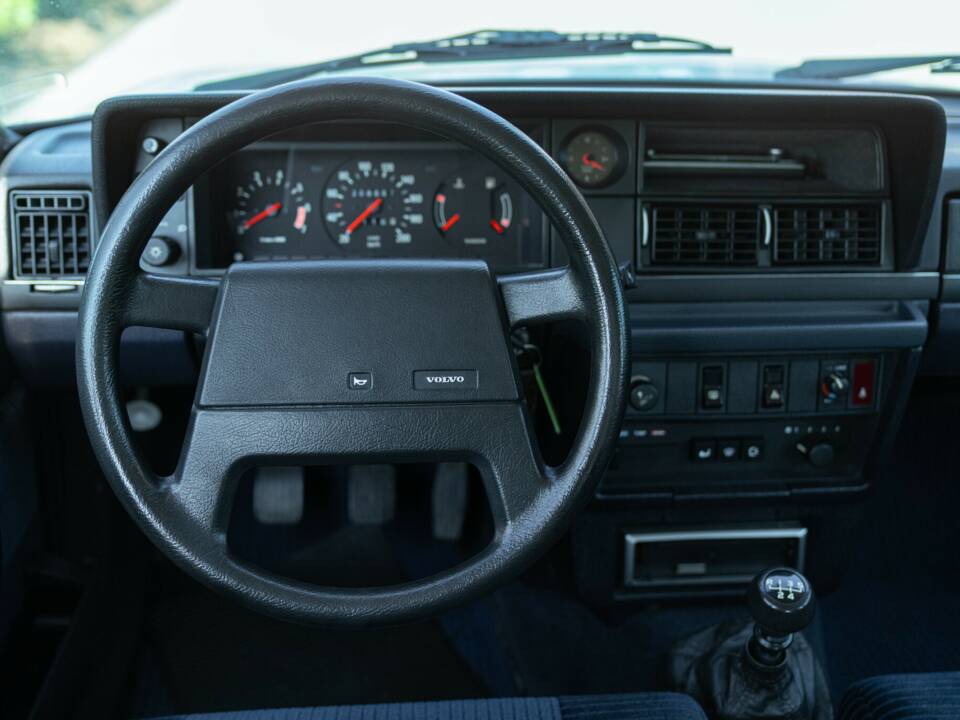 Immagine 34/43 di Volvo 240 GLE Injection (1989)