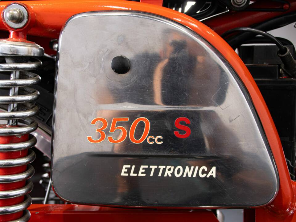 Image 44/50 of MV Agusta 350 S (1972)