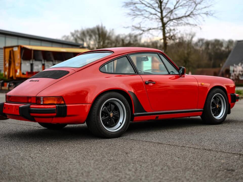 Image 6/12 of Porsche 911 Carrera 3.2 (1987)