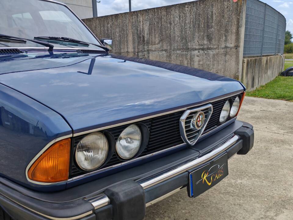 Image 8/34 of Alfa Romeo Alfa 6 - 2.5 (1979)