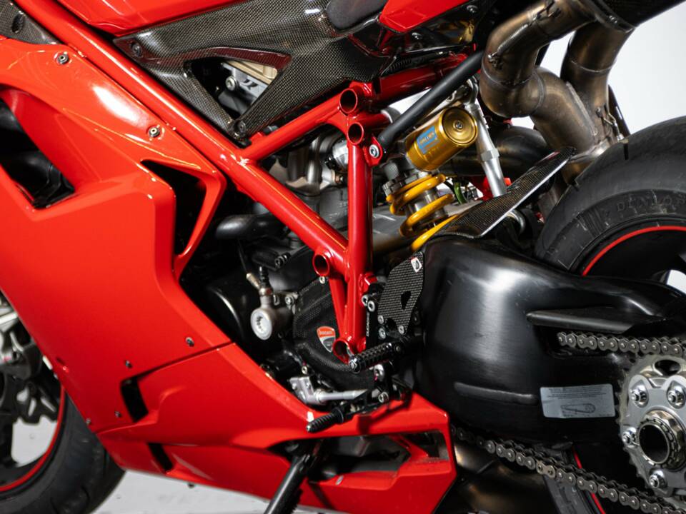 Immagine 22/50 di Ducati DUMMY (2011)