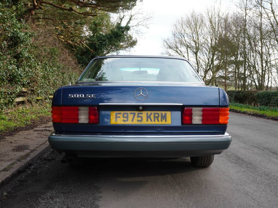 Afbeelding 5/20 van Mercedes-Benz 500 SE (1988)