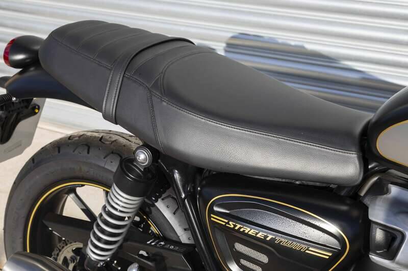 Immagine 18/42 di Triumph Street Twin Bonneville (2021)