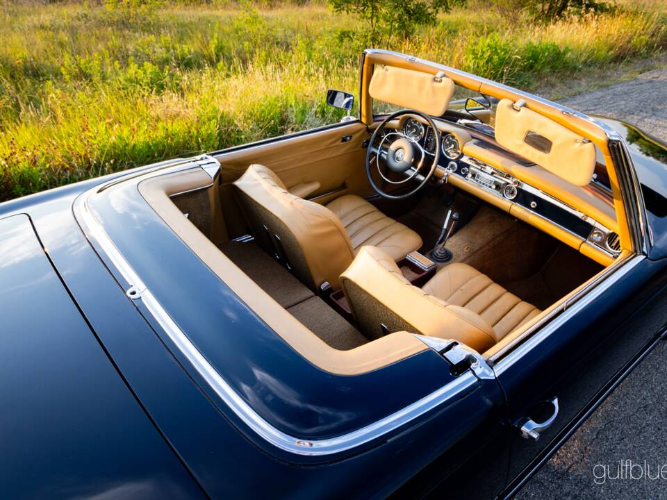 Image 5/79 de Mercedes-Benz 280 SL (1969)