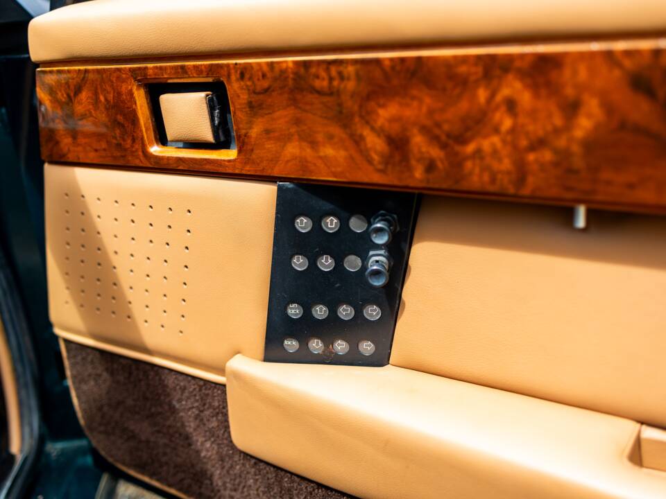 Immagine 38/38 di Aston Martin Lagonda (1981)
