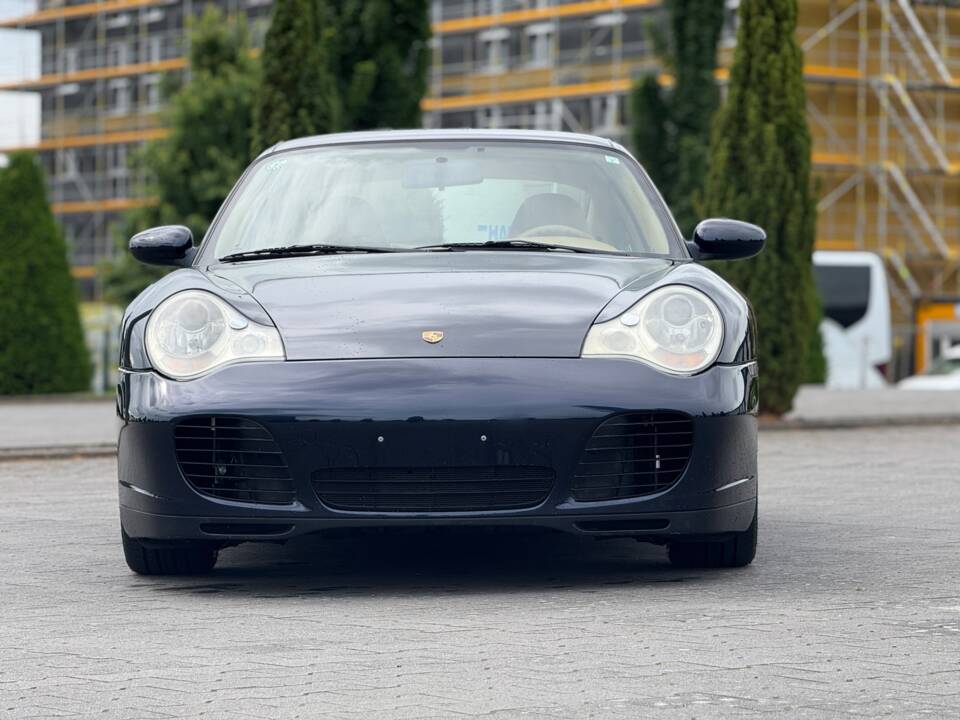Image 4/42 de Porsche 911 Carrera 4S (2003)