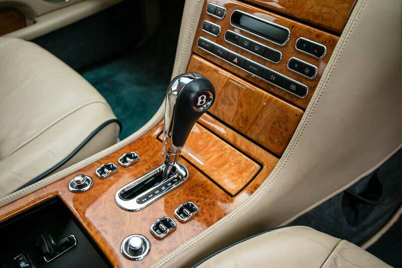 Image 26/50 of Bentley Arnage R (2006)