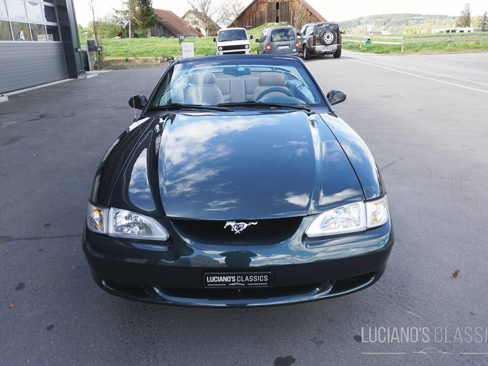 Image 13/38 of Ford Mustang GT (1998)