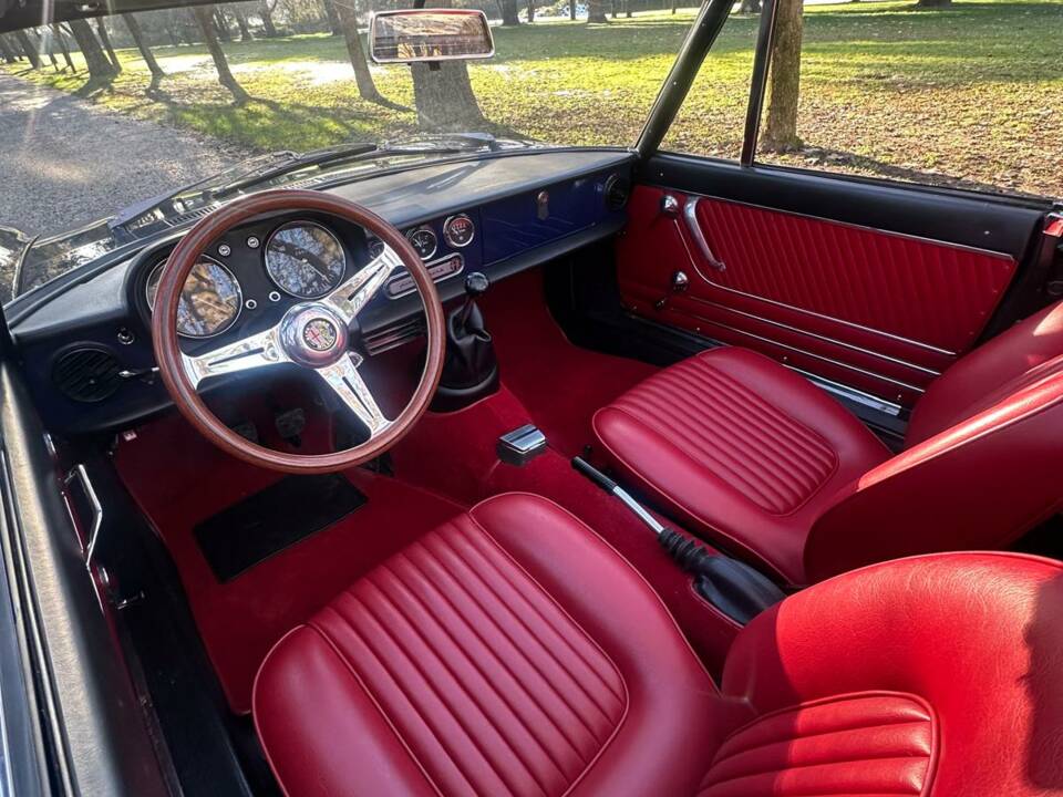 Image 13/14 of Alfa Romeo 1300 Spider Junior (1969)