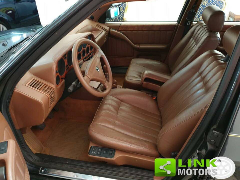 Bild 46/50 von Lancia Thema 8.32 (1989)