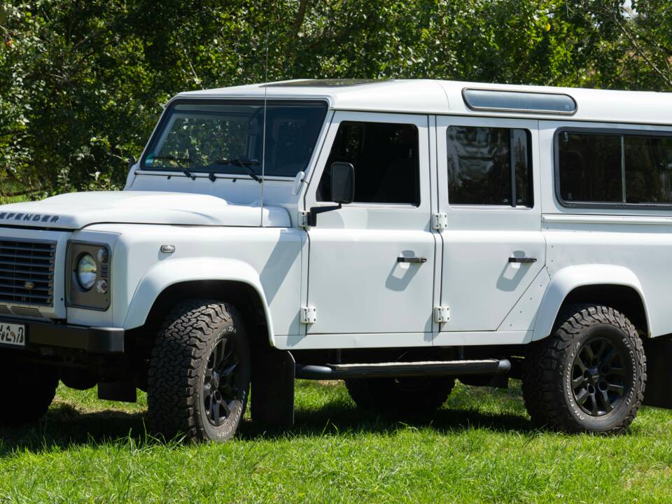 Image 1/16 of Land Rover Defender 110 (2015)