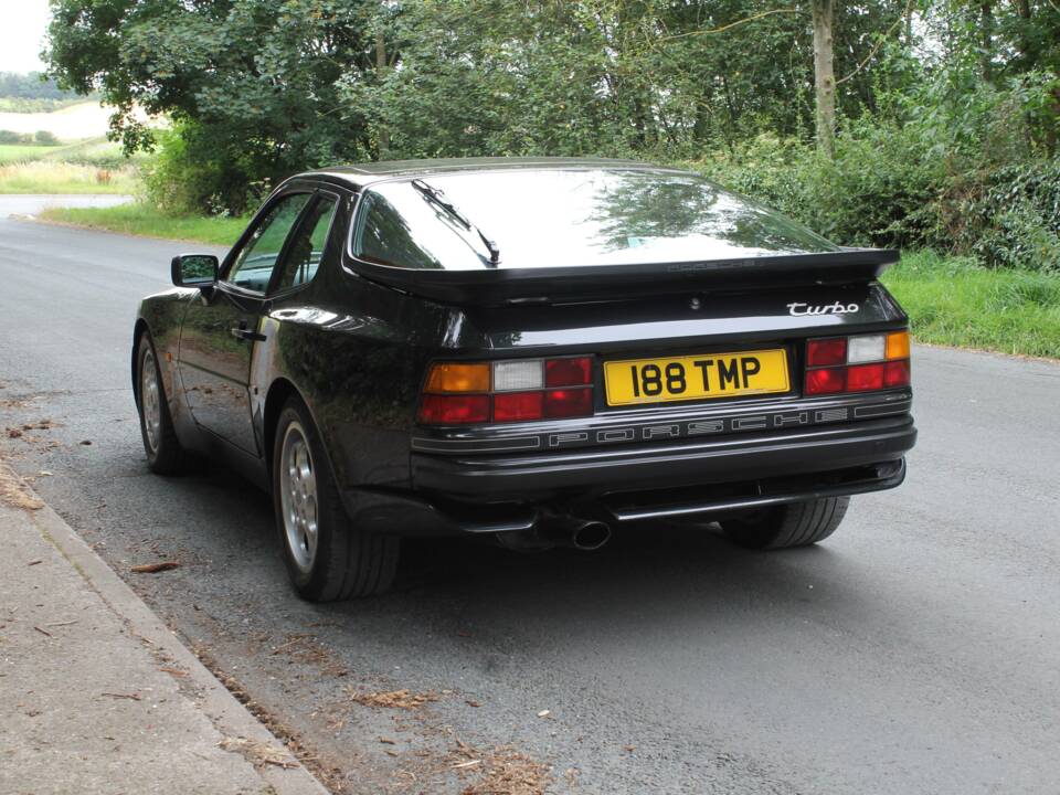 Immagine 4/9 di Porsche 944 Turbo (1987)