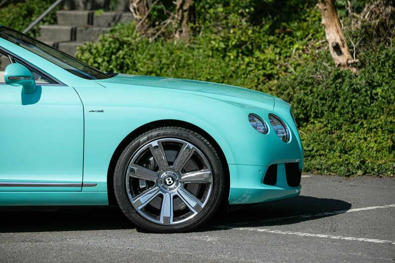 Image 37/38 of Bentley Continental GTC V8 (2013)