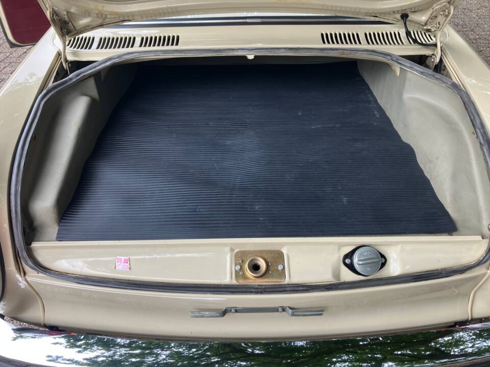 Image 10/34 of Volkswagen 1600 (1972)