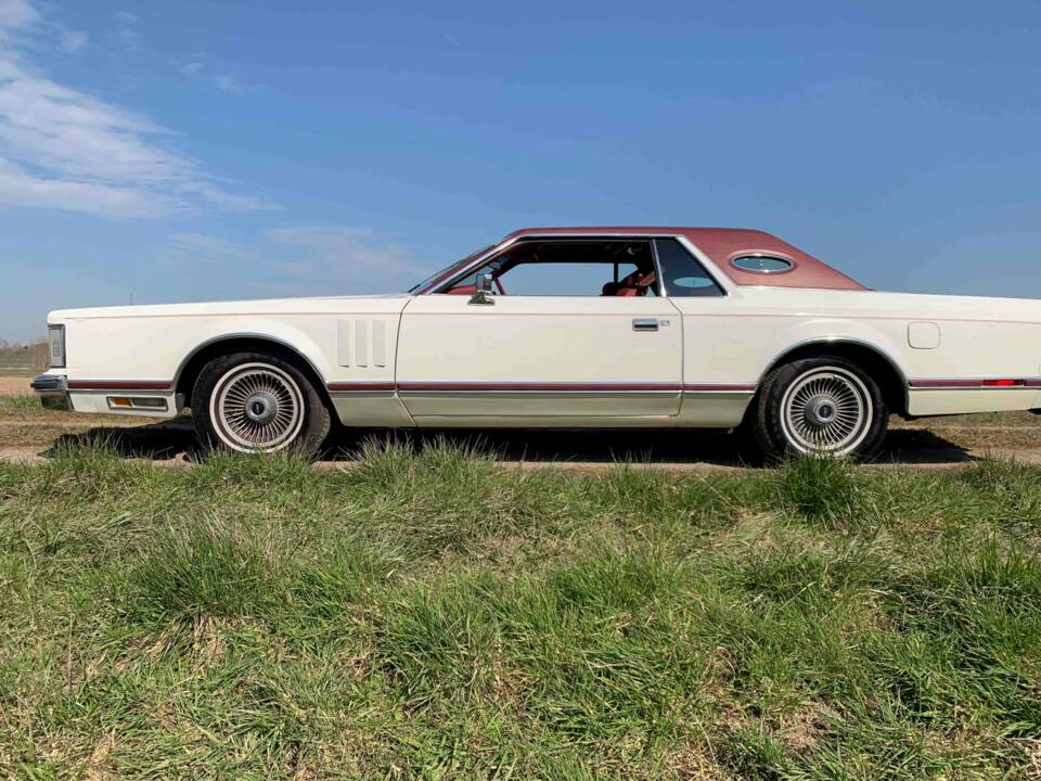 Image 5/8 de Lincoln Continental Mark V (1977)