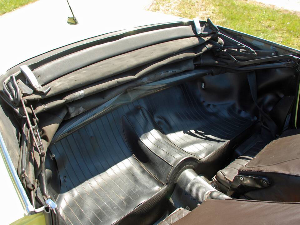 Image 19/24 of Alfa Romeo 1600 Spider (1976)