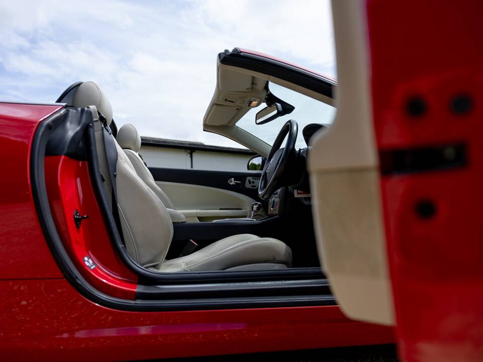 Image 20/50 of Jaguar XKR (2007)