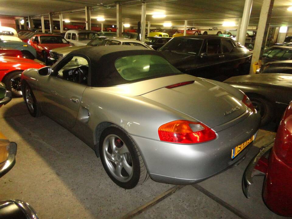 Image 35/44 de Porsche Boxster S (2000)