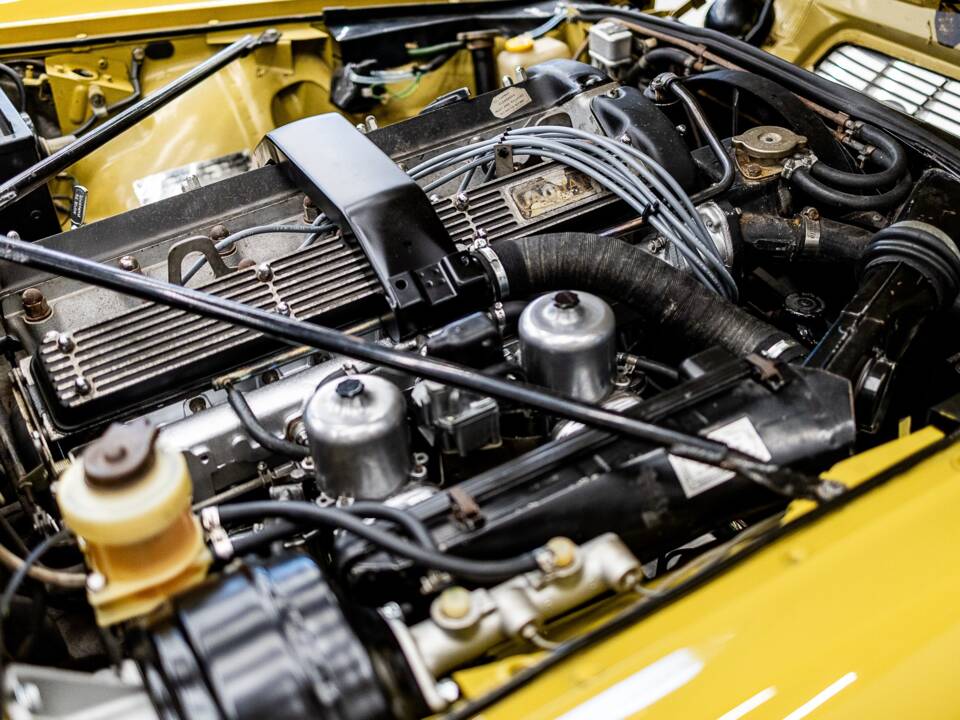 Image 5/50 de Jaguar XJ 6 C 4.2 (1975)