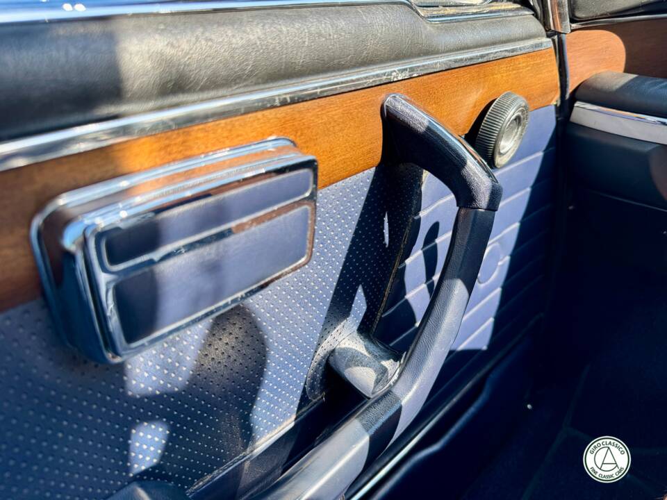 Bild 34/48 von BMW 3,0 CSi (1975)