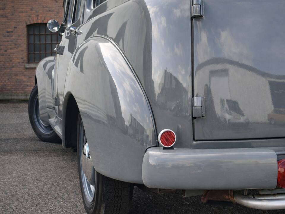 Image 23/28 de Peugeot 203 Familiale (1953)