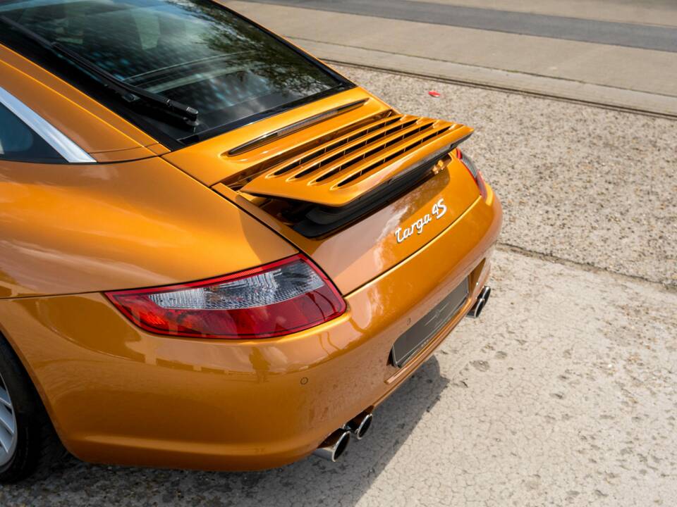 Image 12/34 de Porsche 911 Targa 4S (2008)
