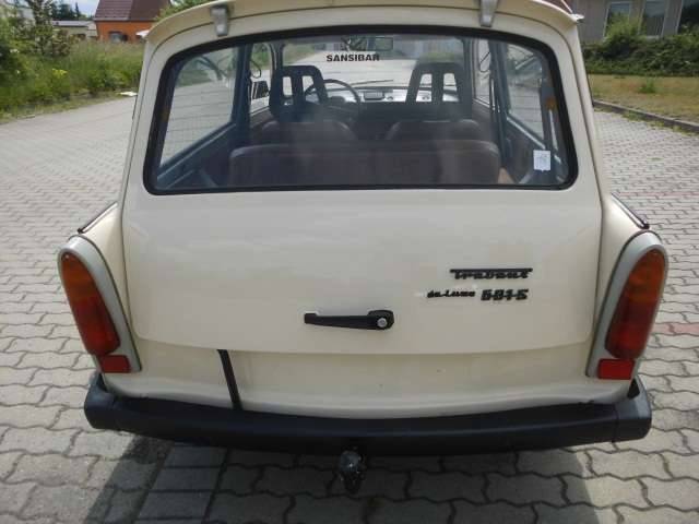 Image 2/45 de Trabant 601 Universal (1989)