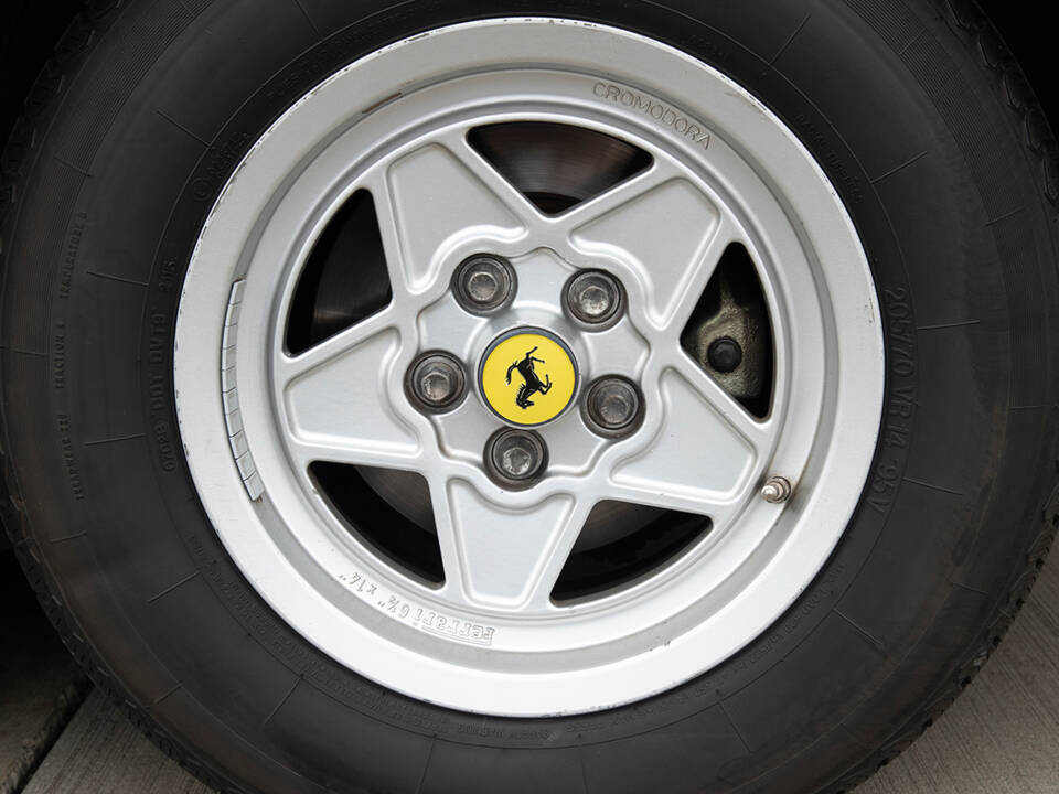 Image 28/38 of Ferrari 308 GTB (1977)