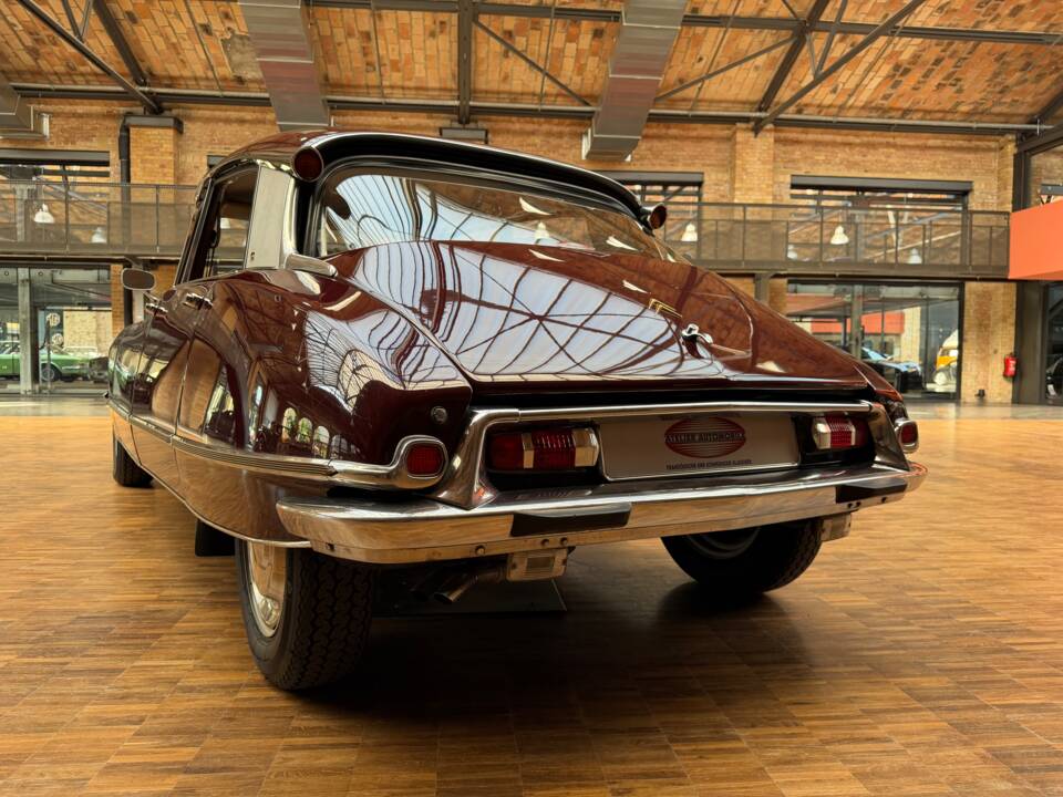 Afbeelding 14/37 van Citroën DS 21 Pallas (1967)