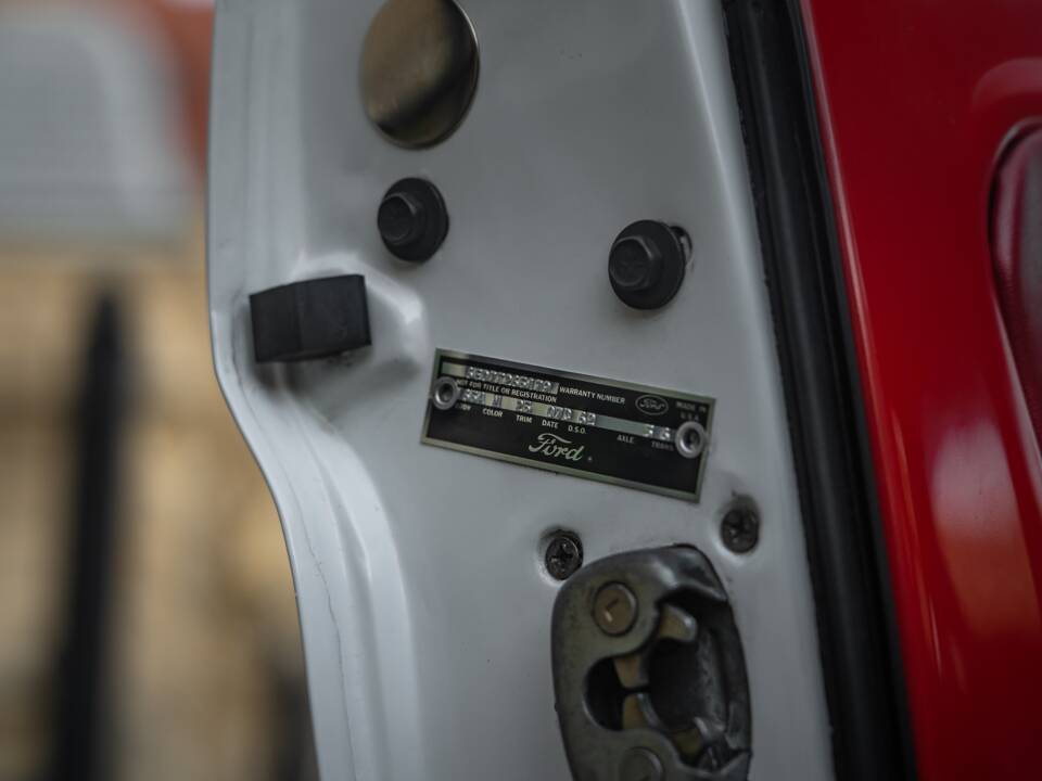 Image 24/53 of Ford Mustang 200 (1966)