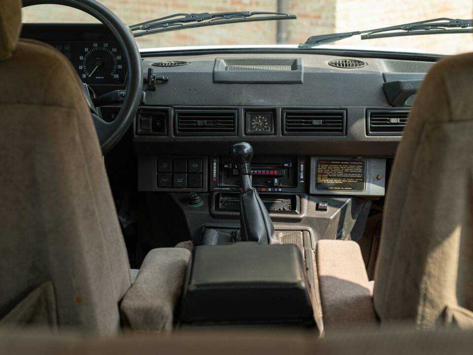 Immagine 28/50 di Land Rover Range Rover Classic 3.9 (1991)