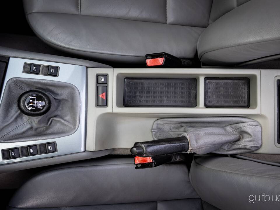 Image 27/56 of BMW 323Ci (2000)
