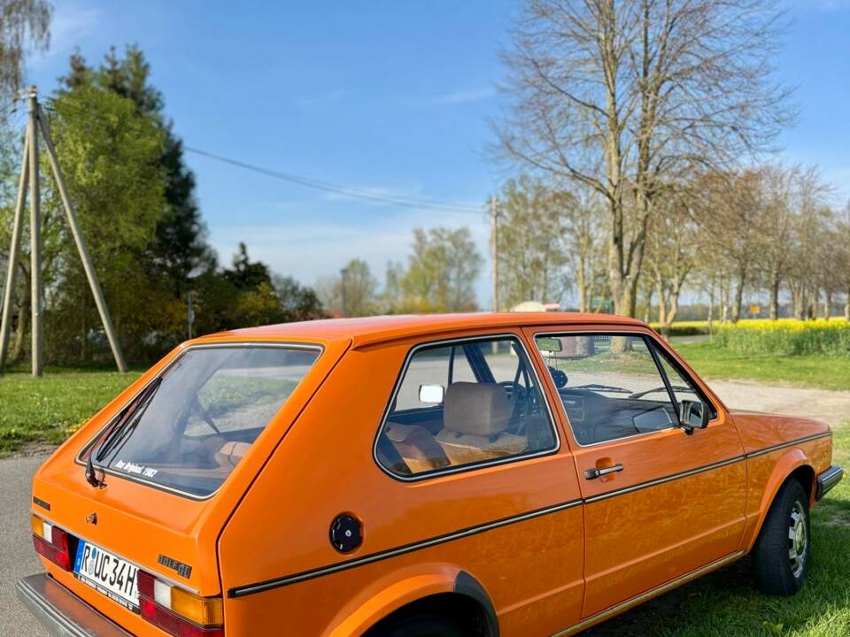 Imagen 3/12 de Volkswagen Golf Mk I 1.1 (1982)