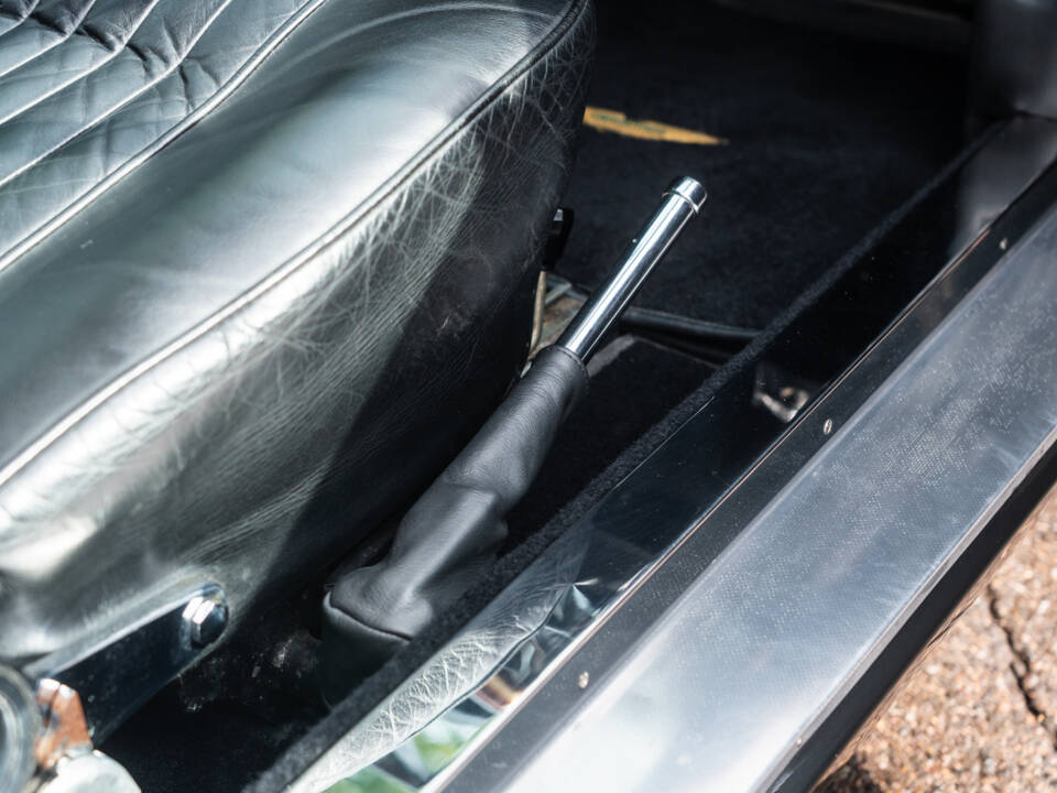 Imagen 34/49 de Aston Martin DB 6 Mk II (1970)