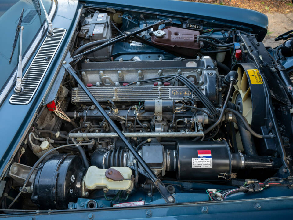 Image 13/13 de Daimler Sovereign 4.2 (1984)
