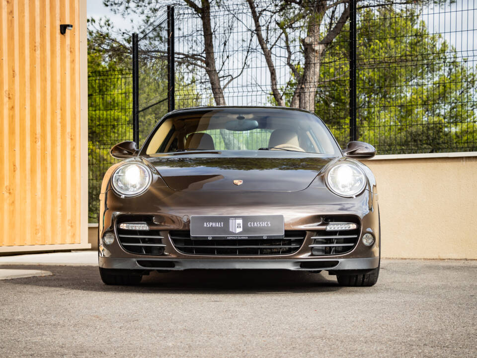 Imagen 3/50 de Porsche 911 Turbo (2009)