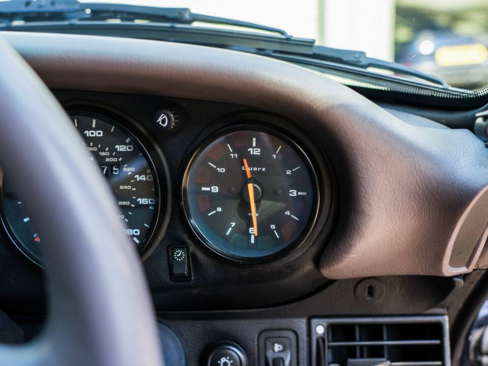 Bild 36/62 von Porsche 911 Carrera 4 (1996)